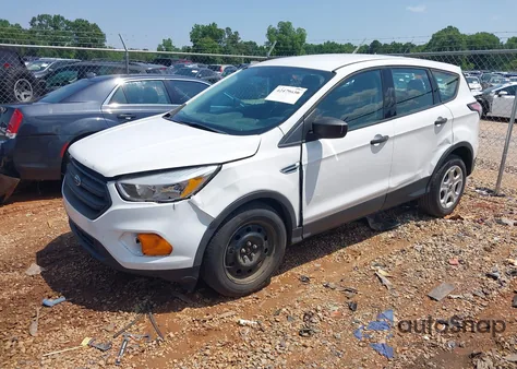 2017 Ford Escape S z USA, uszkodzony, nr VIN 1FMCU0F72HUD58013